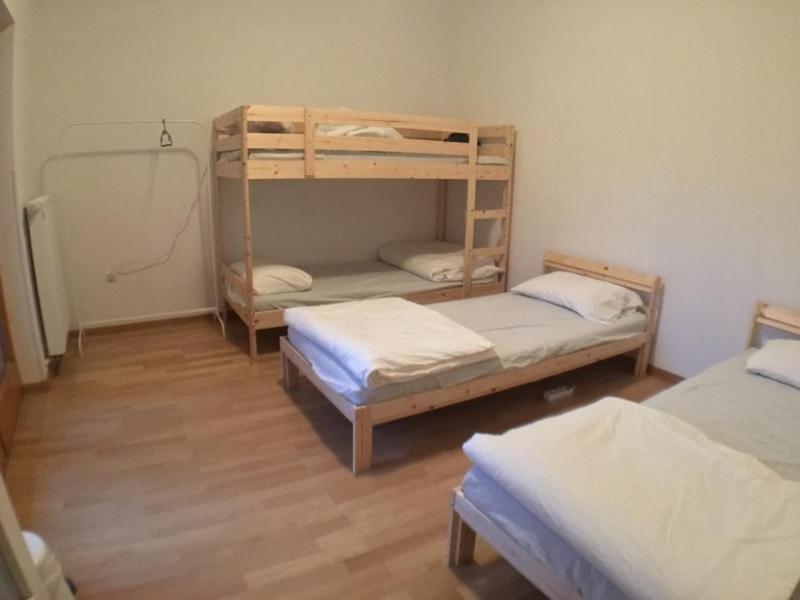 Buzahouse Hostel ลูบลิยานา ภายนอก รูปภาพ